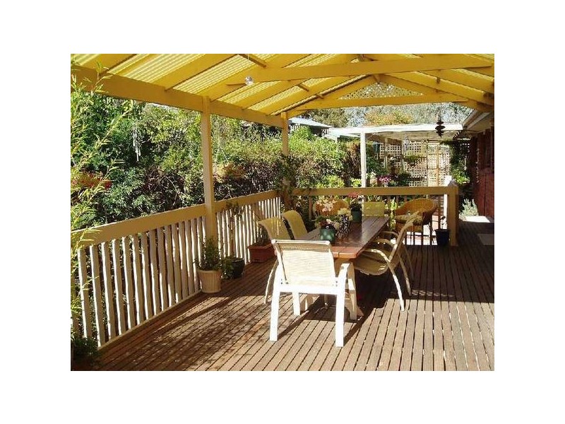 Aldridge Drive, Sunbury VIC 3429