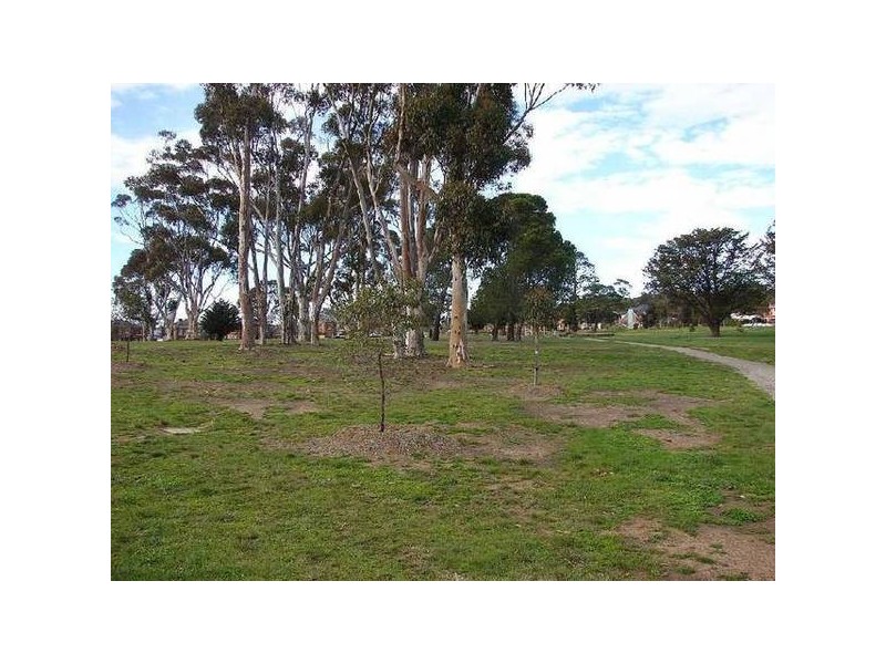 18 Lauriston Way, Sunbury VIC 3429