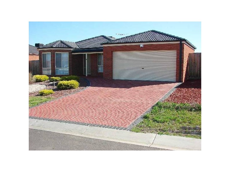 8 Trumper Crescent, Sunbury VIC 3429