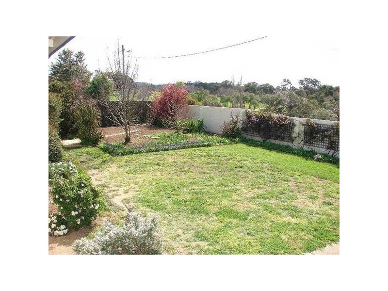 2 Powlett Street, Sunbury VIC 3429