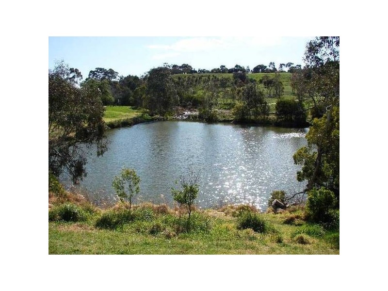 2 Powlett Street, Sunbury VIC 3429