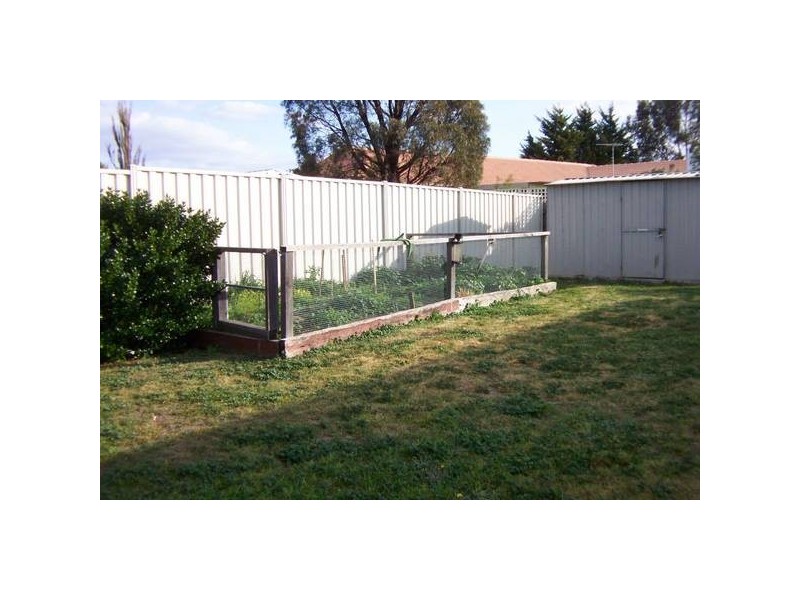 8 Backhaus Avenue, Sunbury VIC 3429