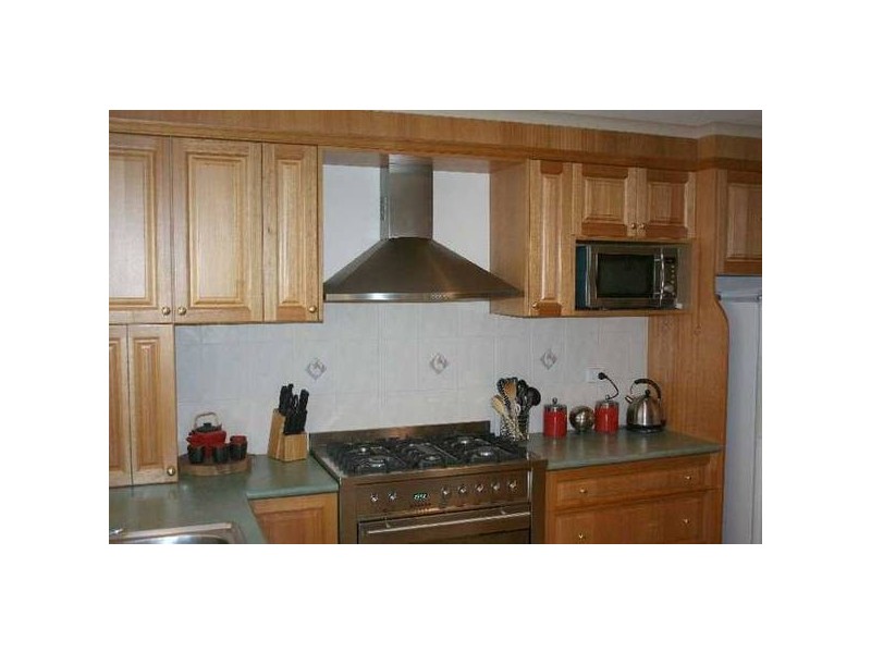 4 Officer Court, Sunbury VIC 3429