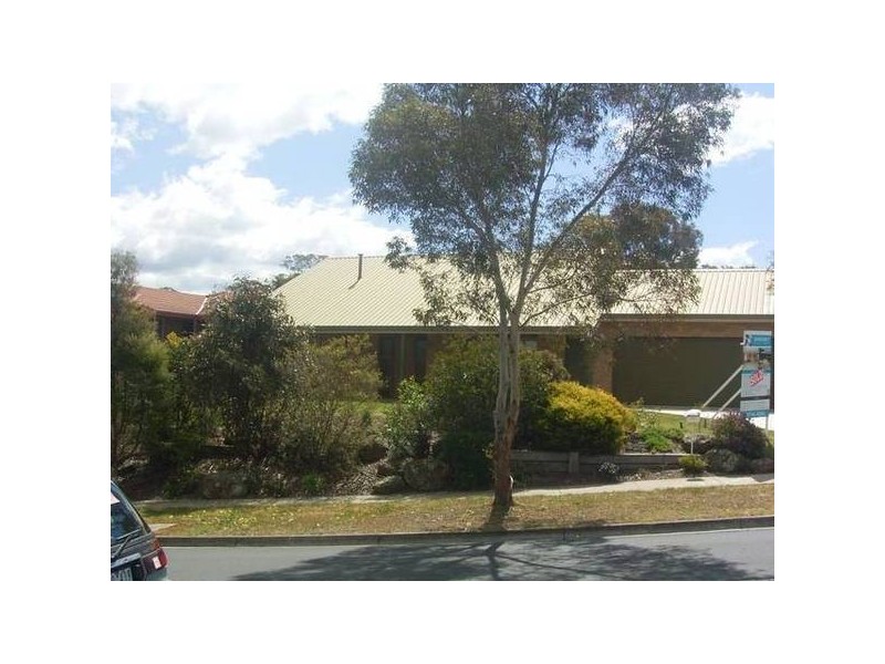 14 Balmoral Circuit, Sunbury VIC 3429