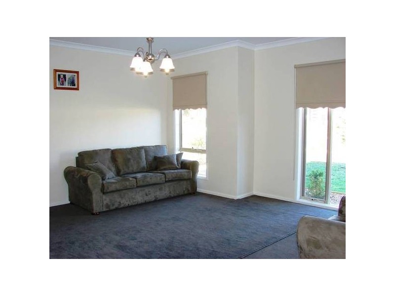 18 Pinto Way, Sunbury VIC 3429