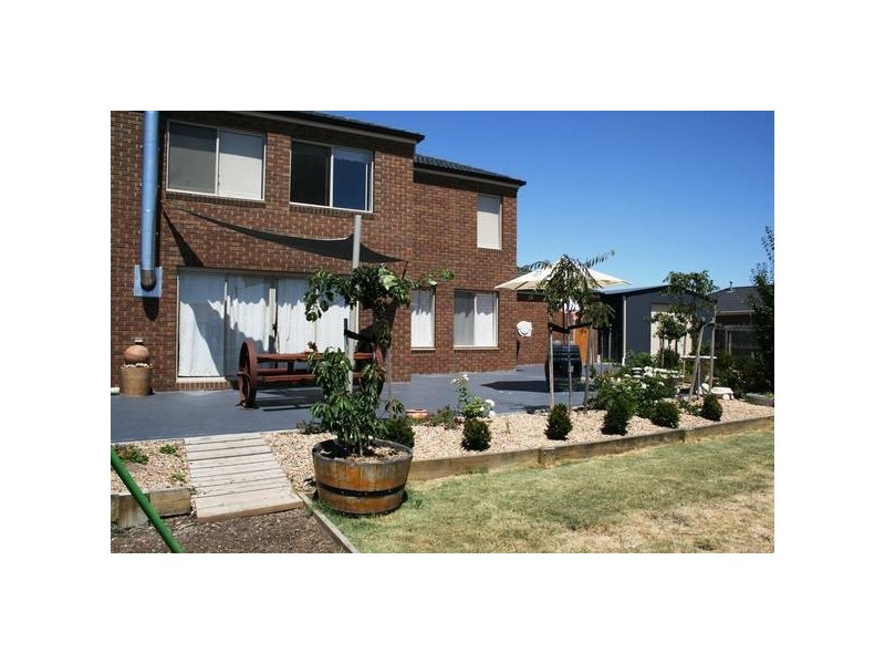 18 Pinto Way, Sunbury VIC 3429