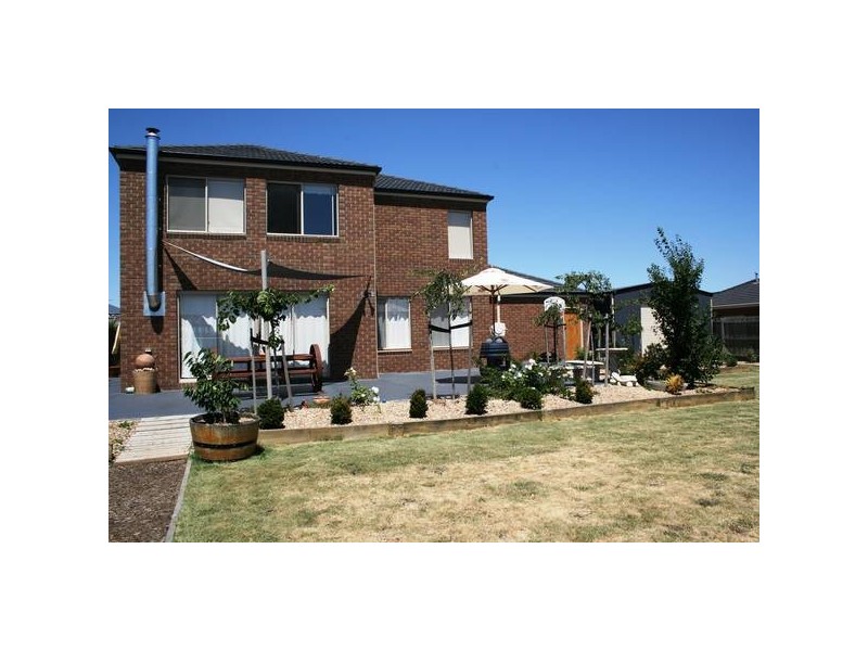 18 Pinto Way, Sunbury VIC 3429