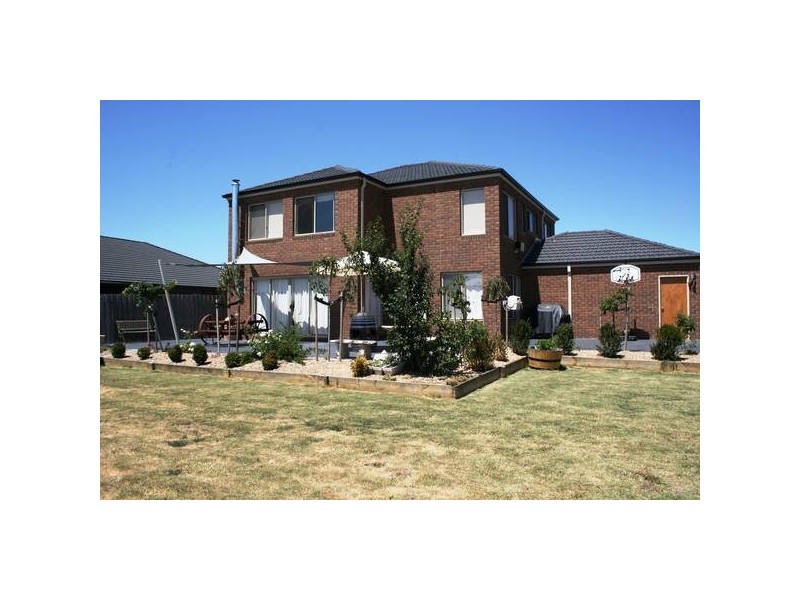 18 Pinto Way, Sunbury VIC 3429