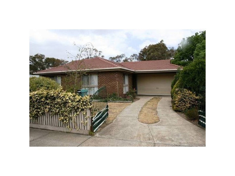 25 Gilchrist Crescent, Sunbury VIC 3429