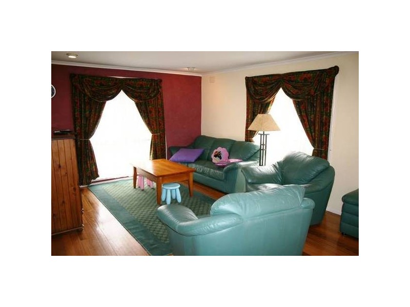 25 Gilchrist Crescent, Sunbury VIC 3429