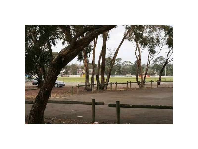 25 Gilchrist Crescent, Sunbury VIC 3429