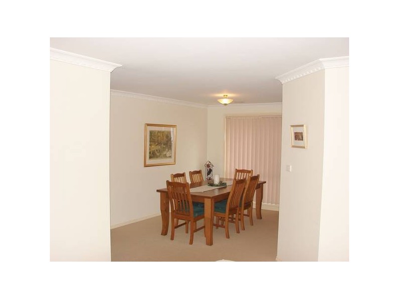 4 Baker Rise, Sunbury VIC 3429