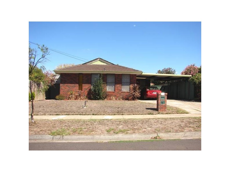 35 Ruthven Street, Sunbury VIC 3429