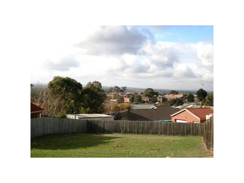525 Fullbrook Drive, Sunbury VIC 3429