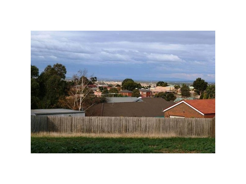 525 Fullbrook Drive, Sunbury VIC 3429