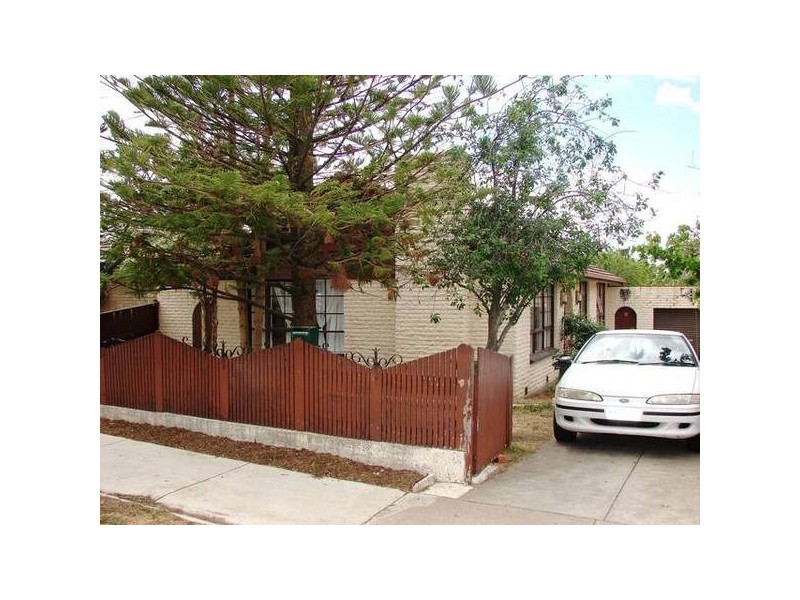 19 Blaxland Drive, Sunbury VIC 3429