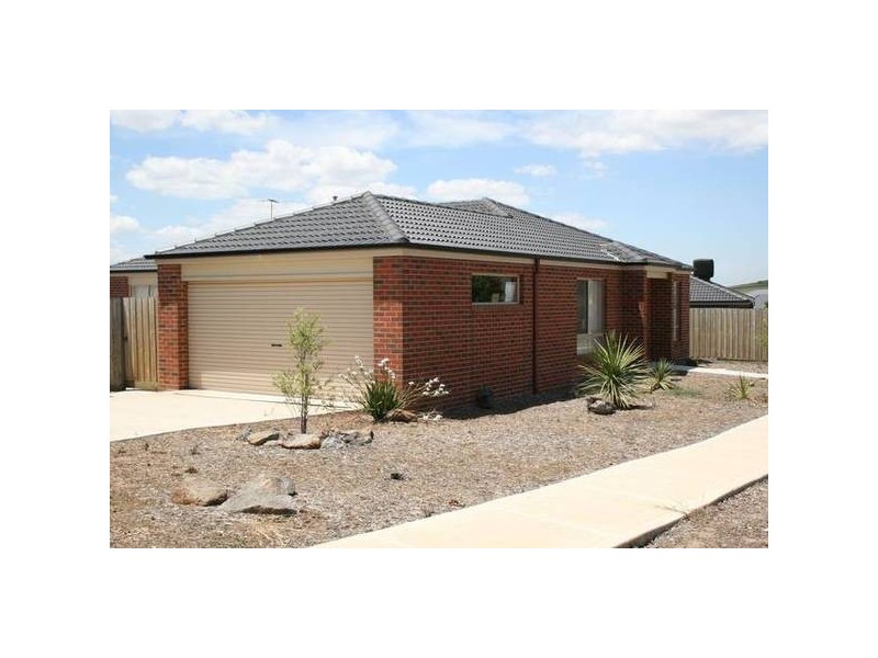 9 Kippax Street, Sunbury VIC 3429