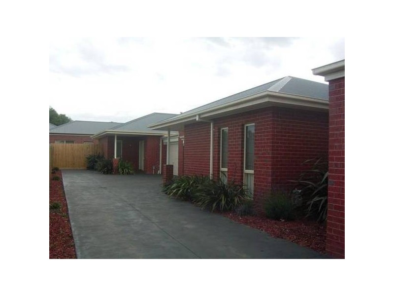 2/7 Riddell Road, Sunbury VIC 3429