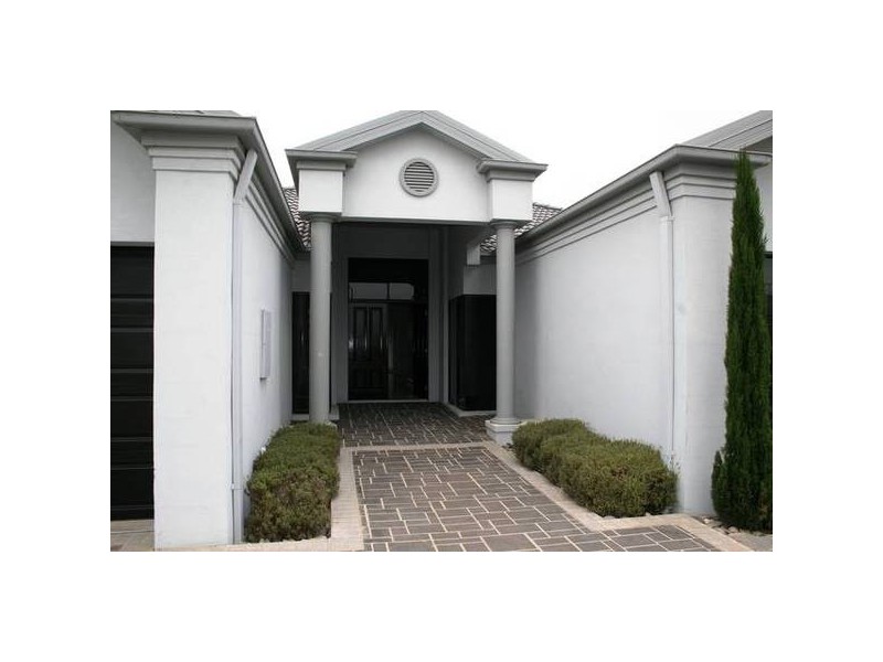 9 Liquidamber Way, Sunbury VIC 3429