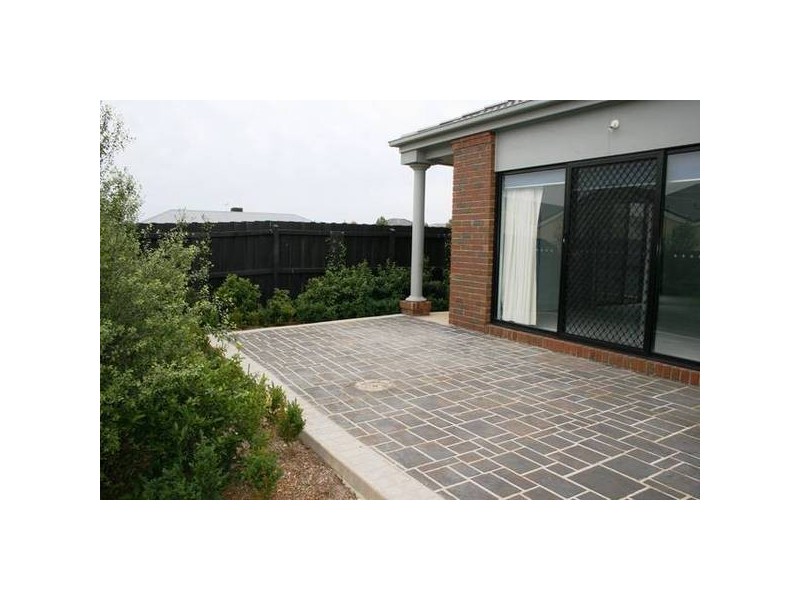 9 Liquidamber Way, Sunbury VIC 3429