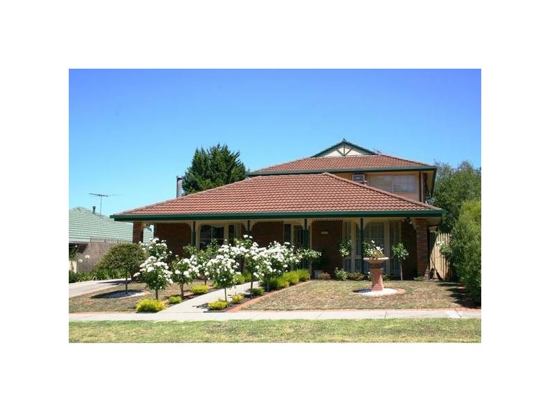 9 Dunrossil Drive, Sunbury VIC 3429