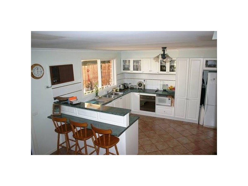 9 Dunrossil Drive, Sunbury VIC 3429