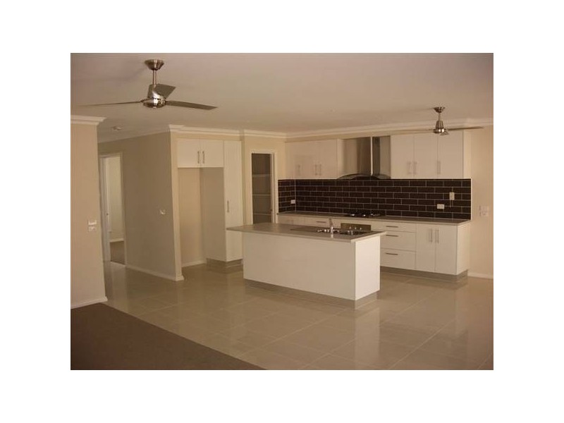 13 Greenhill Court, Sunbury VIC 3429