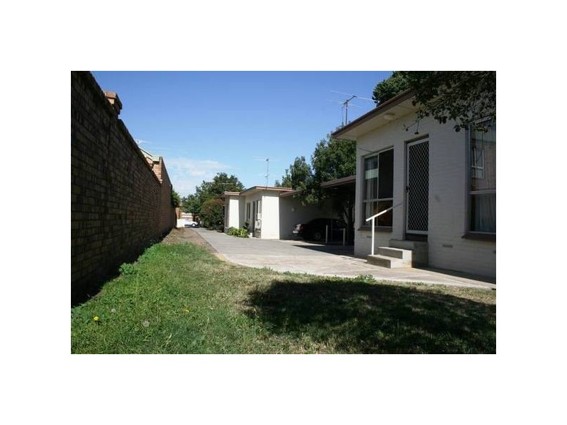 1-5/24 Barkly Street, Sunbury VIC 3429