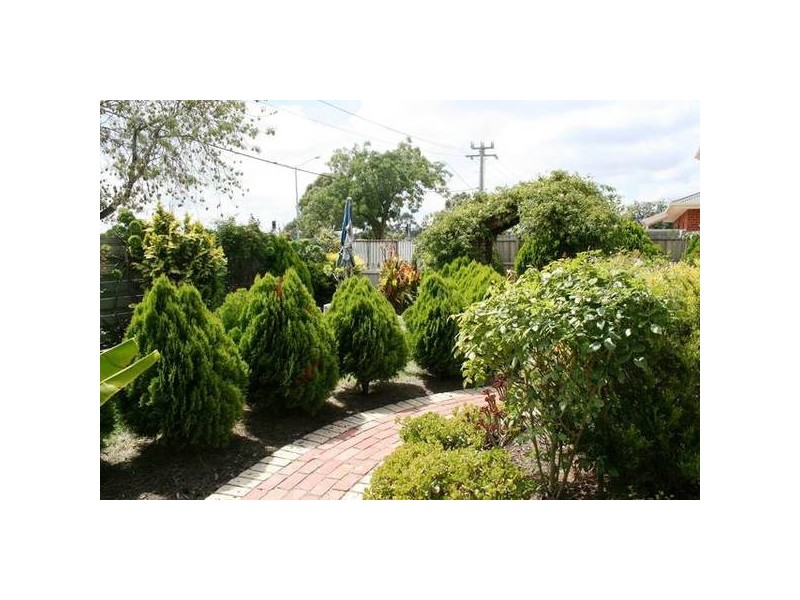 9 Riddell Road, Sunbury VIC 3429