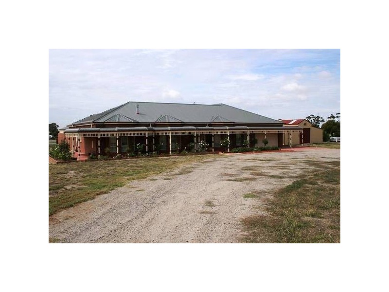 16 Rupertsdale Road, Sunbury VIC 3429