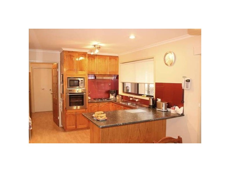 13 Winged Foot Court, Sunbury VIC 3429