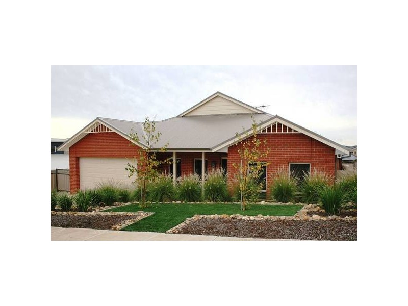 4 Ironbark Drive, Sunbury VIC 3429