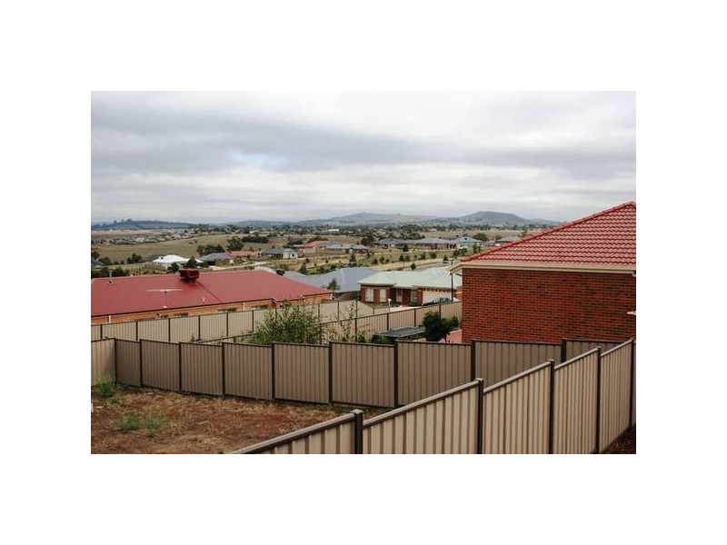 4 Ironbark Drive, Sunbury VIC 3429