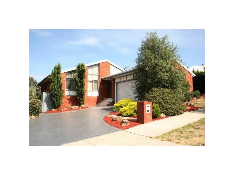 15 Heatherbrae Crescent, Sunbury VIC 3429