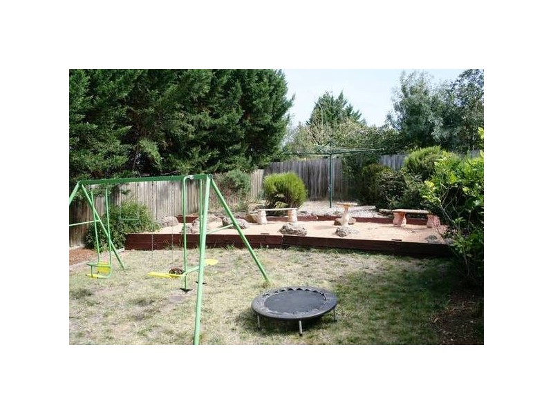 15 Heatherbrae Crescent, Sunbury VIC 3429