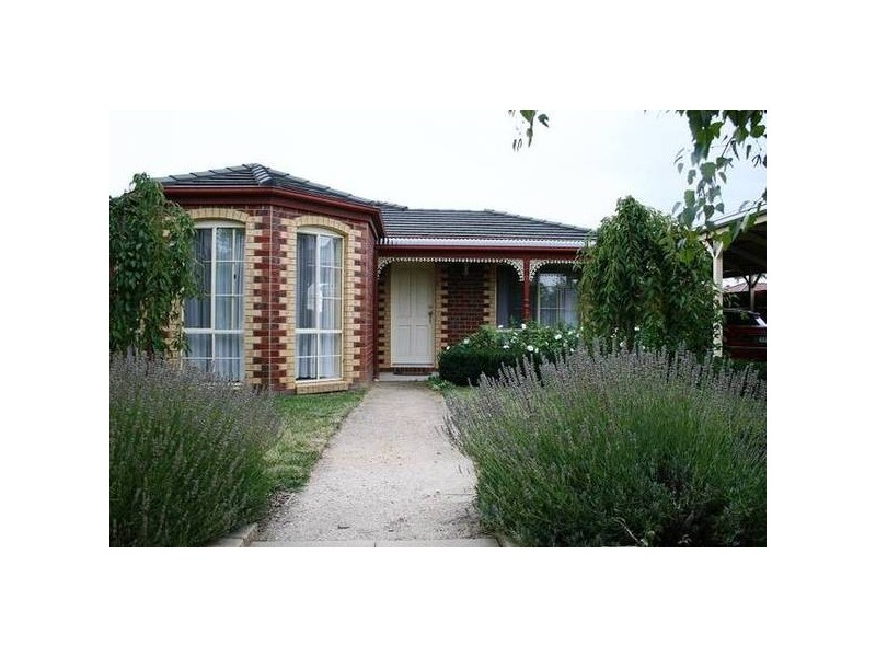 2 Magdalene Court, Sunbury VIC 3429