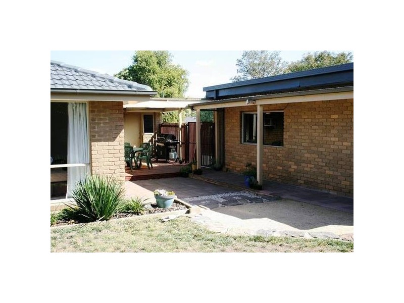 8 Haines Court, Sunbury VIC 3429