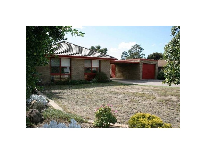 34 Gleneagles Drive, Sunbury VIC 3429