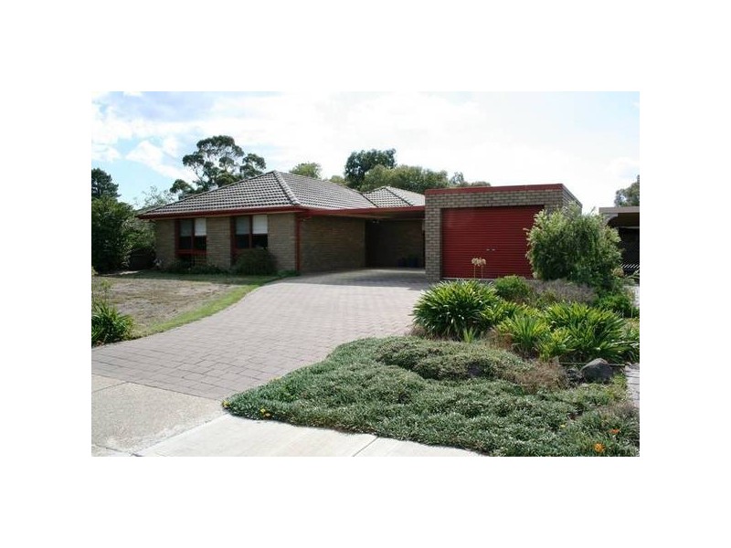 34 Gleneagles Drive, Sunbury VIC 3429