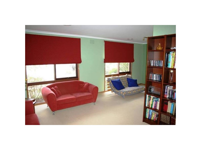 34 Gleneagles Drive, Sunbury VIC 3429