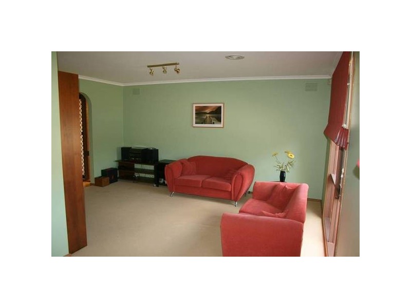 34 Gleneagles Drive, Sunbury VIC 3429