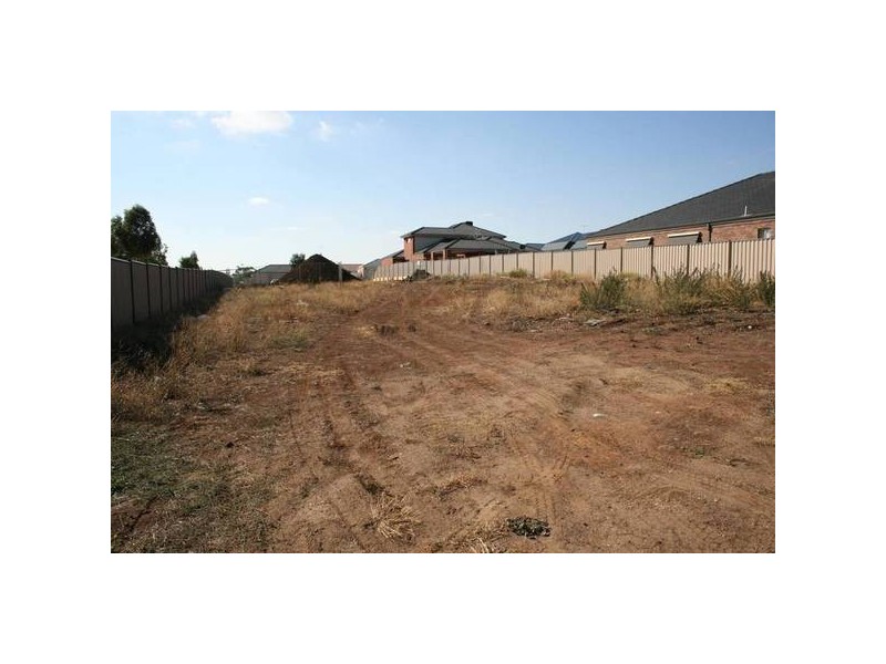678 Finch Lane, Sunbury VIC 3429