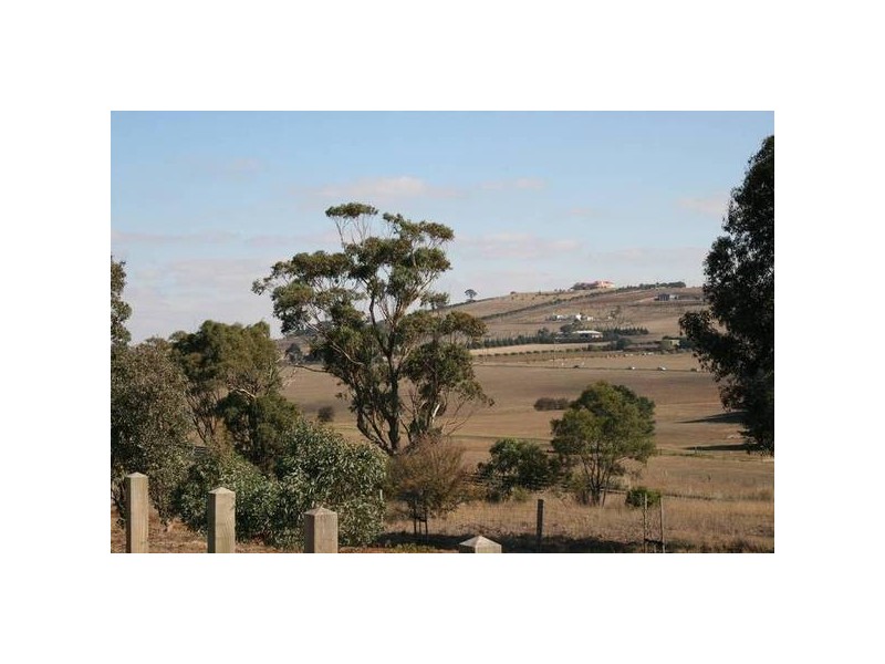 678 Finch Lane, Sunbury VIC 3429