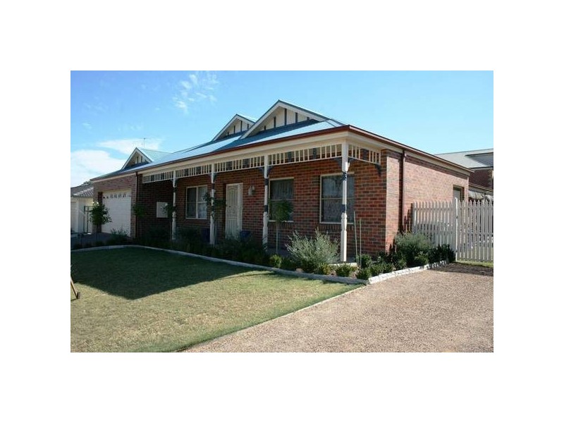 10 Duncraig Grove, Sunbury VIC 3429