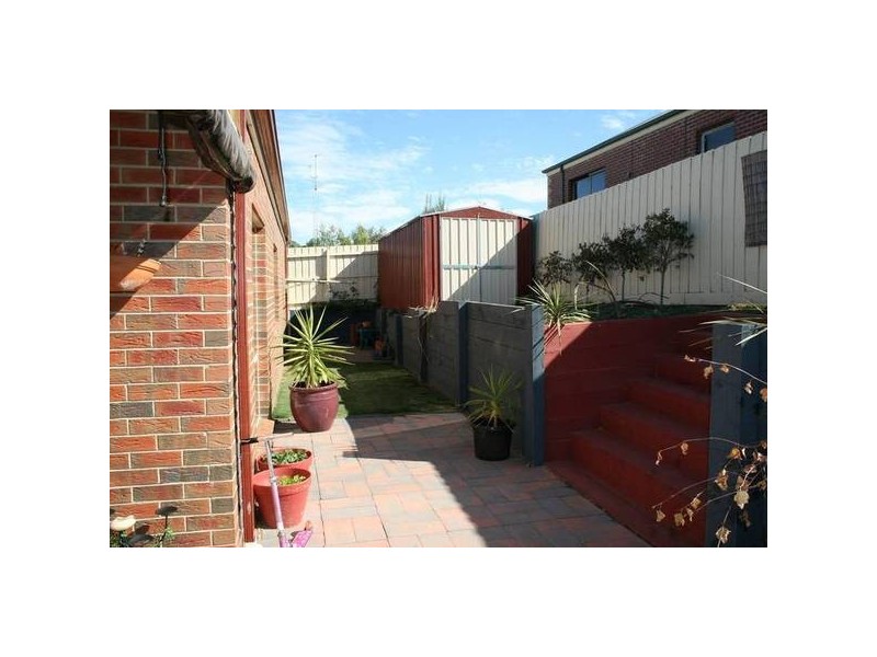 10 Duncraig Grove, Sunbury VIC 3429