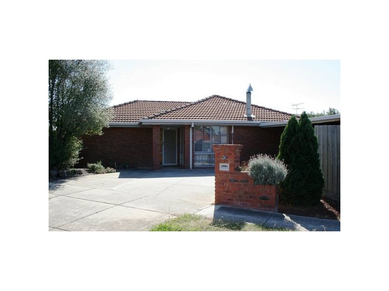 42 Blaxland Drive, Sunbury VIC 3429