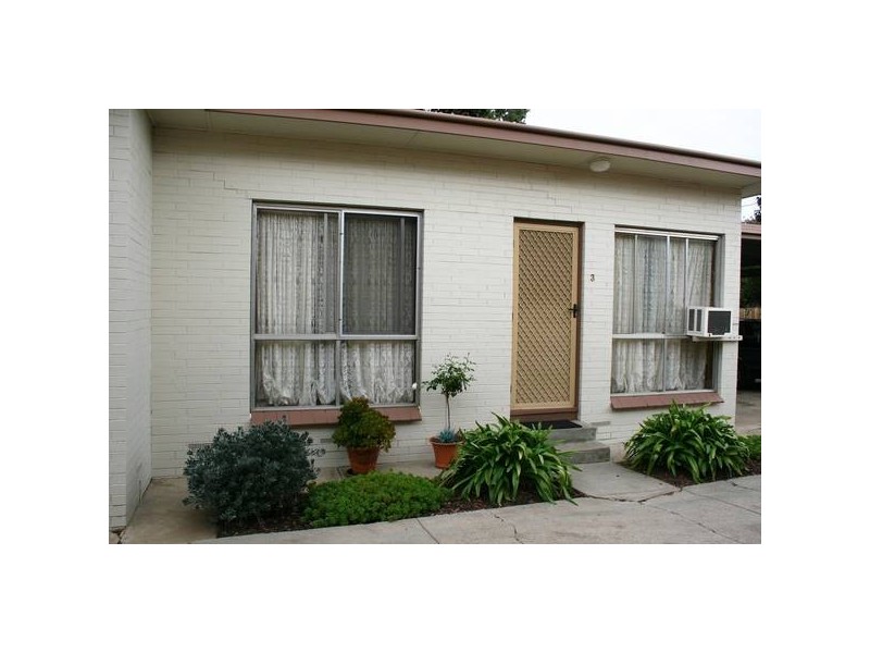 3/24 Barkly Street, Sunbury VIC 3429