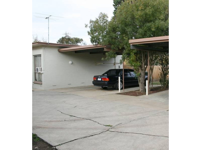 3/24 Barkly Street, Sunbury VIC 3429