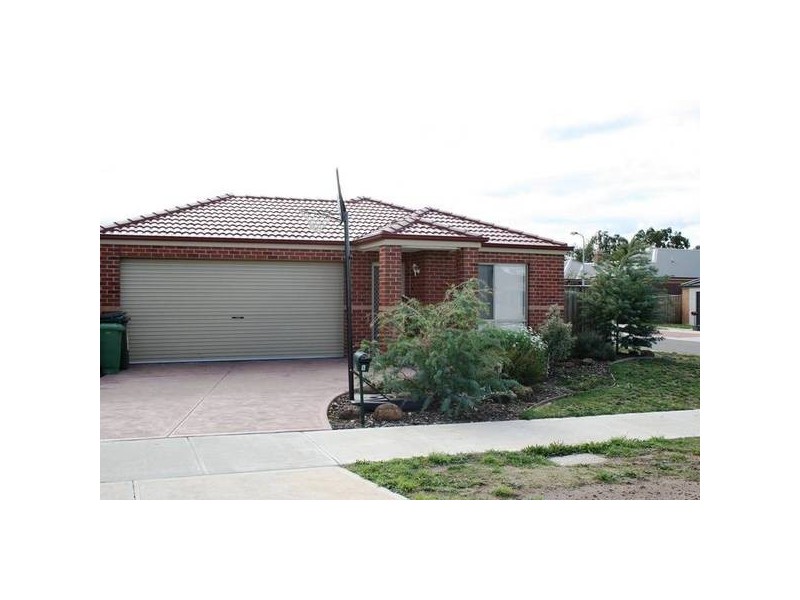6 Keith Avenue, Sunbury VIC 3429