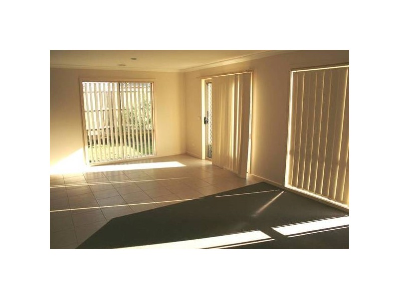 6 Keith Avenue, Sunbury VIC 3429